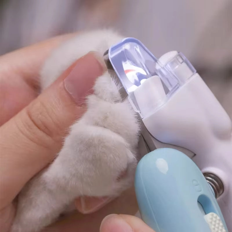 LED Pet Nail Clippers – Safe, Precise Grooming for Dogs and Cats